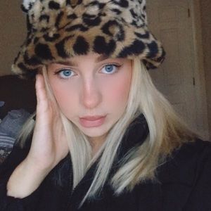 Meet your Posher, Alysha